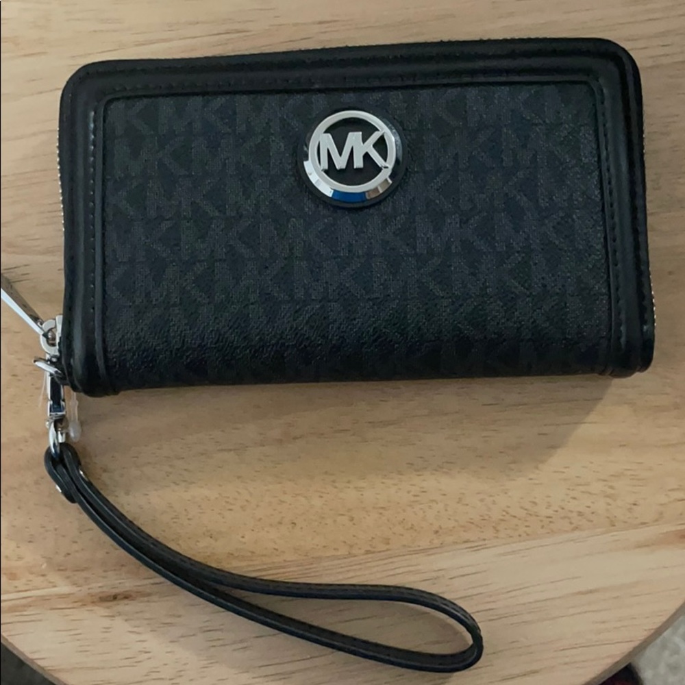 Michael kors wallet